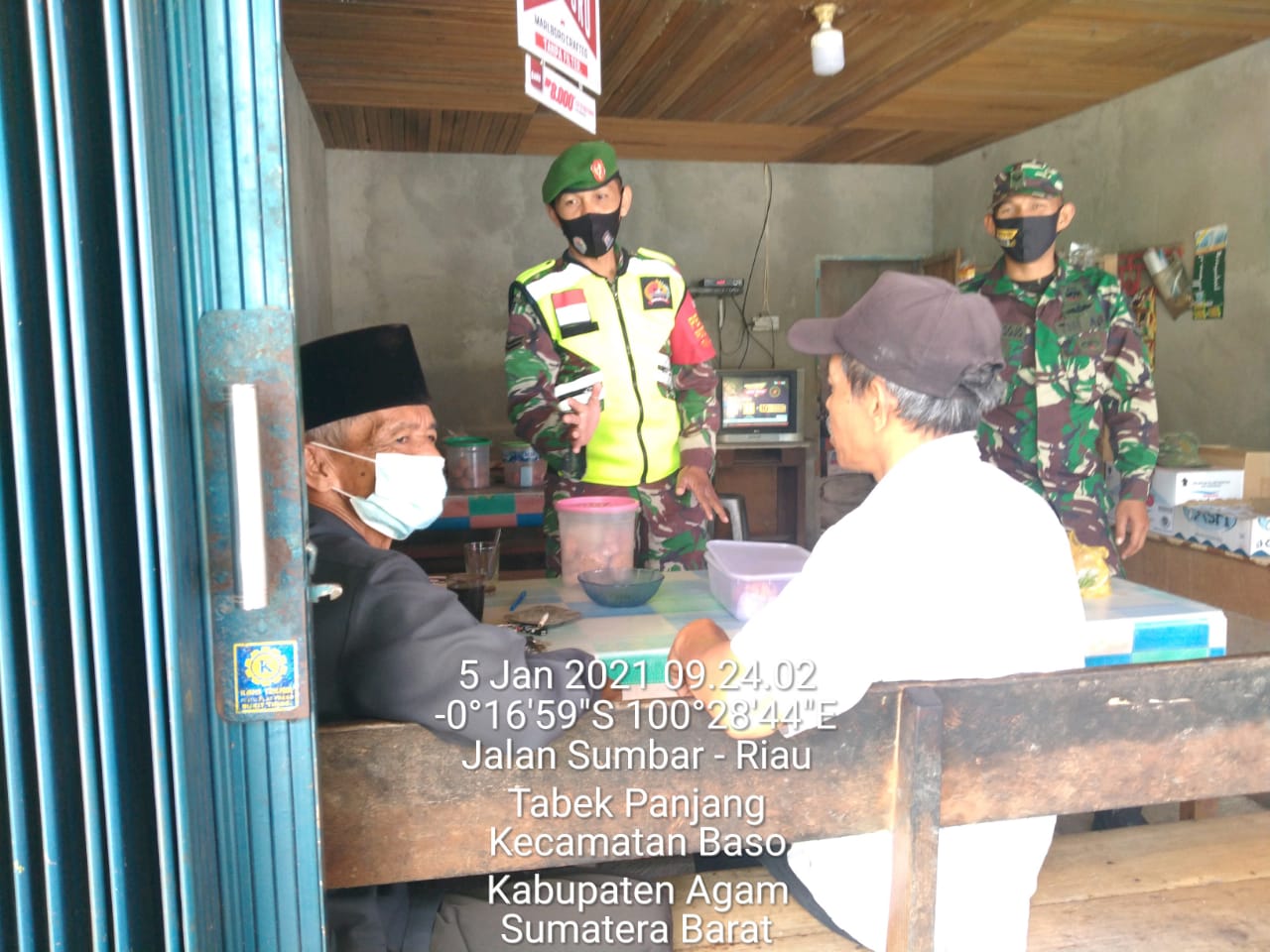 Babisna Patroli Ke Warung-Warung Guna Kurangi Penyebaran Protokol Kesehatan
